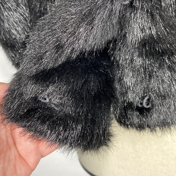 Bagatelle Black Faux Fur Capalet - Picture 2 of 8